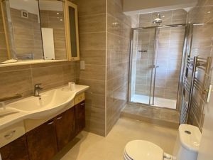 Main Bedroom ensuite bathroom- click for photo gallery